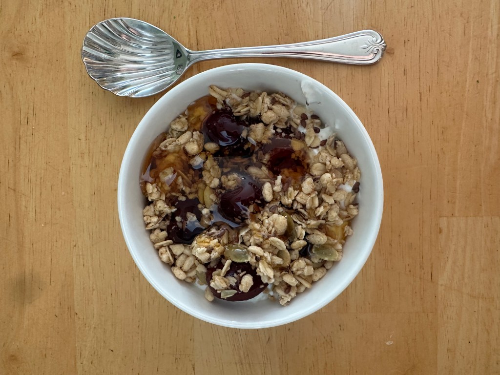 Healthy Snack - Yogurt and Fruit