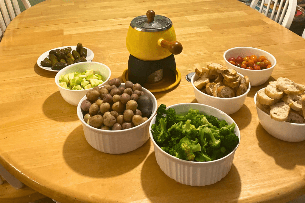 What to Serve with Cheese Fondue (Easy New Year’s Eve & Holiday Fondue Ideas)